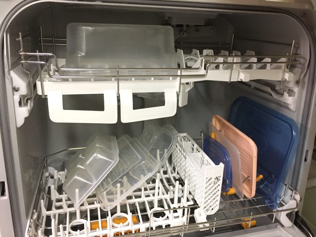 食洗機でタッパーやジップロックは洗える?溶ける?プラスチック容器で実験してみた 食洗機でタッパーやジップロックは洗える?溶ける?プラスチック容器で実験してみた